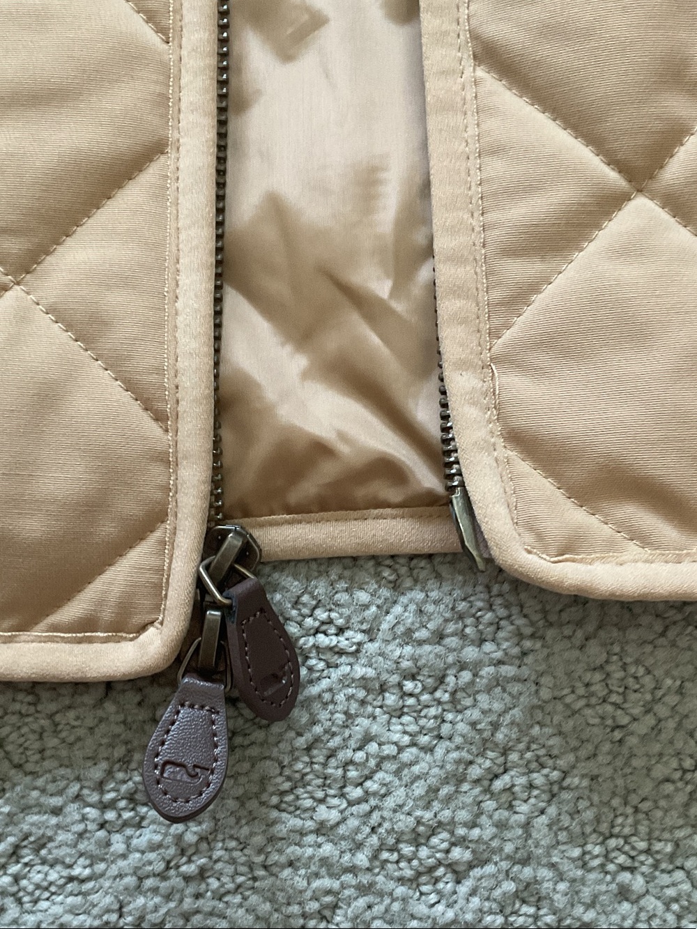 Vineyard Vines Quilted Tan Vest 0510 - Picture 8 of 9